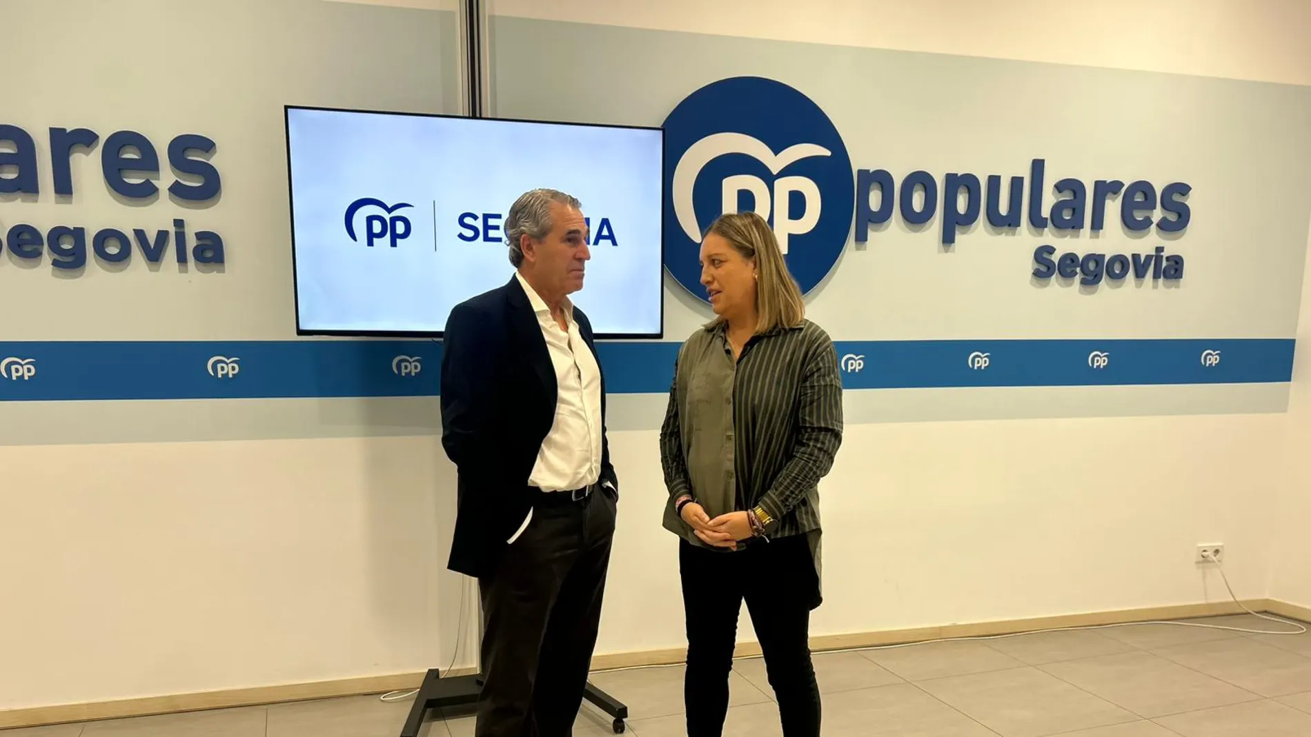 Los senadores del PP por Segovia, Juan José Sanz Vitorio y Mª Ángeles García, valoran la Ley