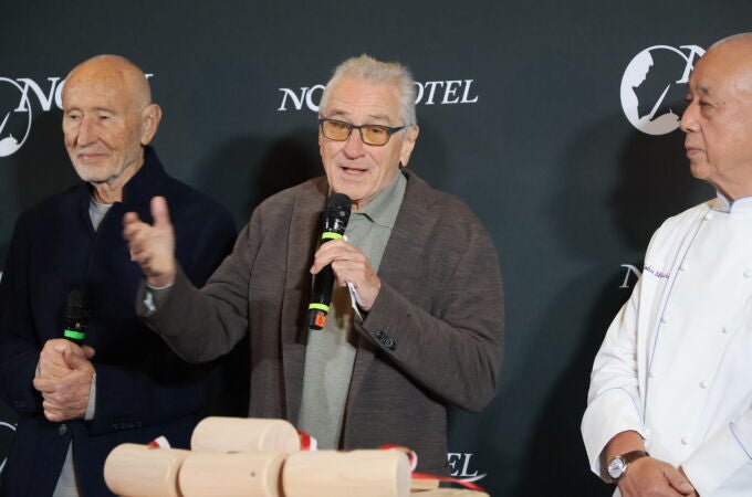 Robert de Niro y sus socios en la inauguración del NOBU en Roma