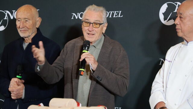 Robert de Niro y sus socios en la inauguración del NOBU en Roma