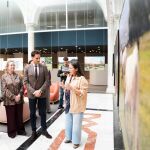 Mª Carmen García, entre otros, junto a Antonio Martínez de Agrobank 