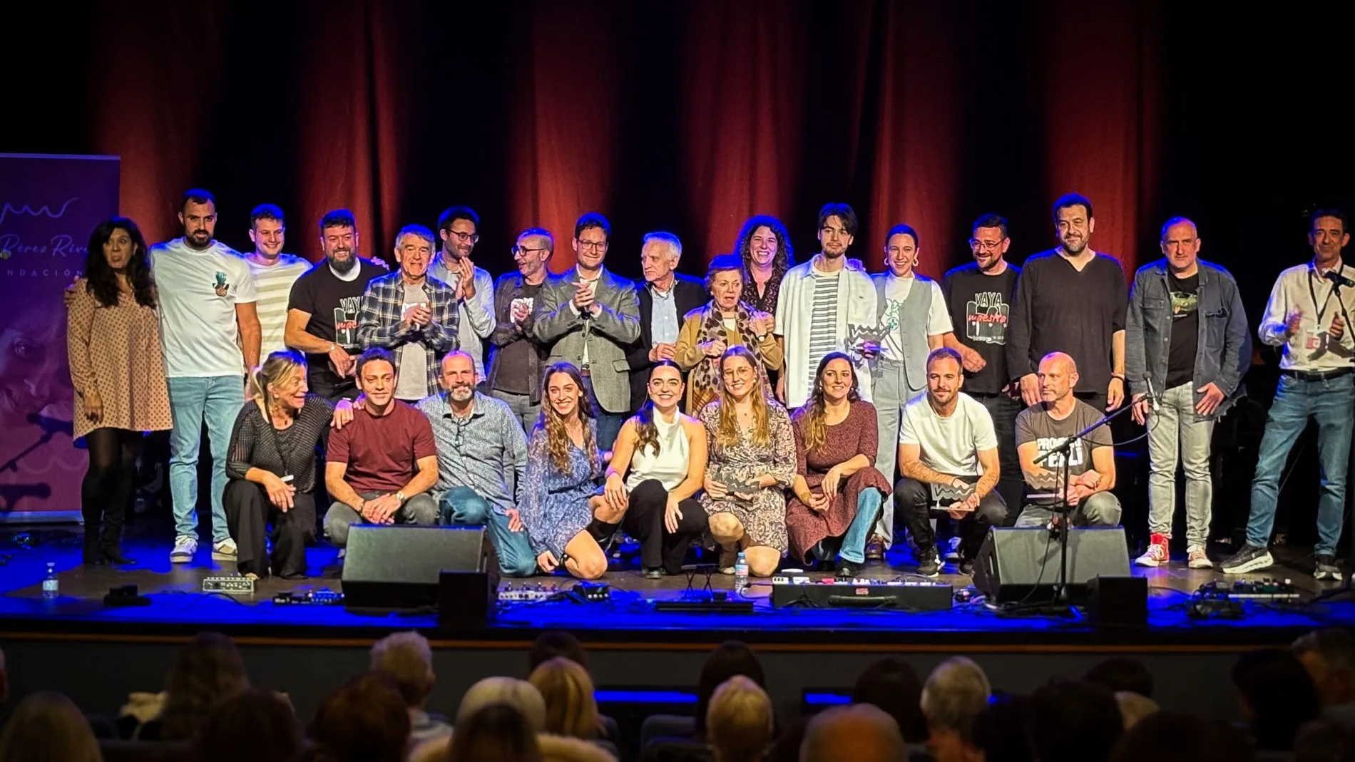 Foto de familia de los ganadores y participantes en el II Concurso de Composición de la Fundación Lola Pérez Rivera