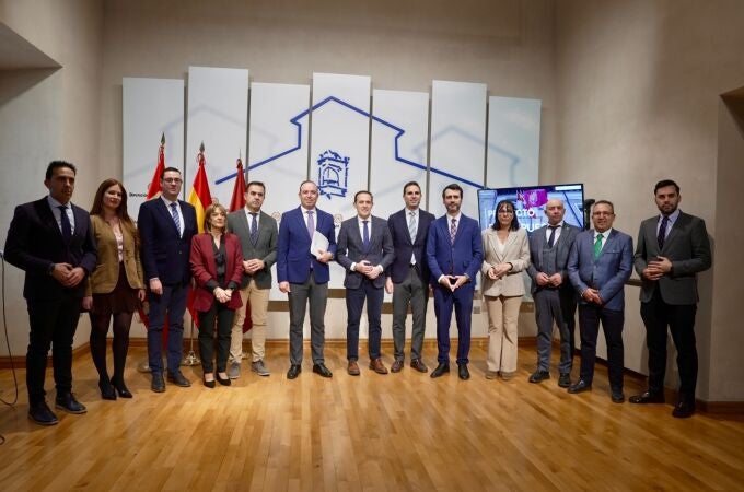 El presidente de la Diputación de Valladolid, Conrado Íscar, presenta los Presupuestos de 2026 junto a todos los miembros del Equipo de Gobierno Provincial