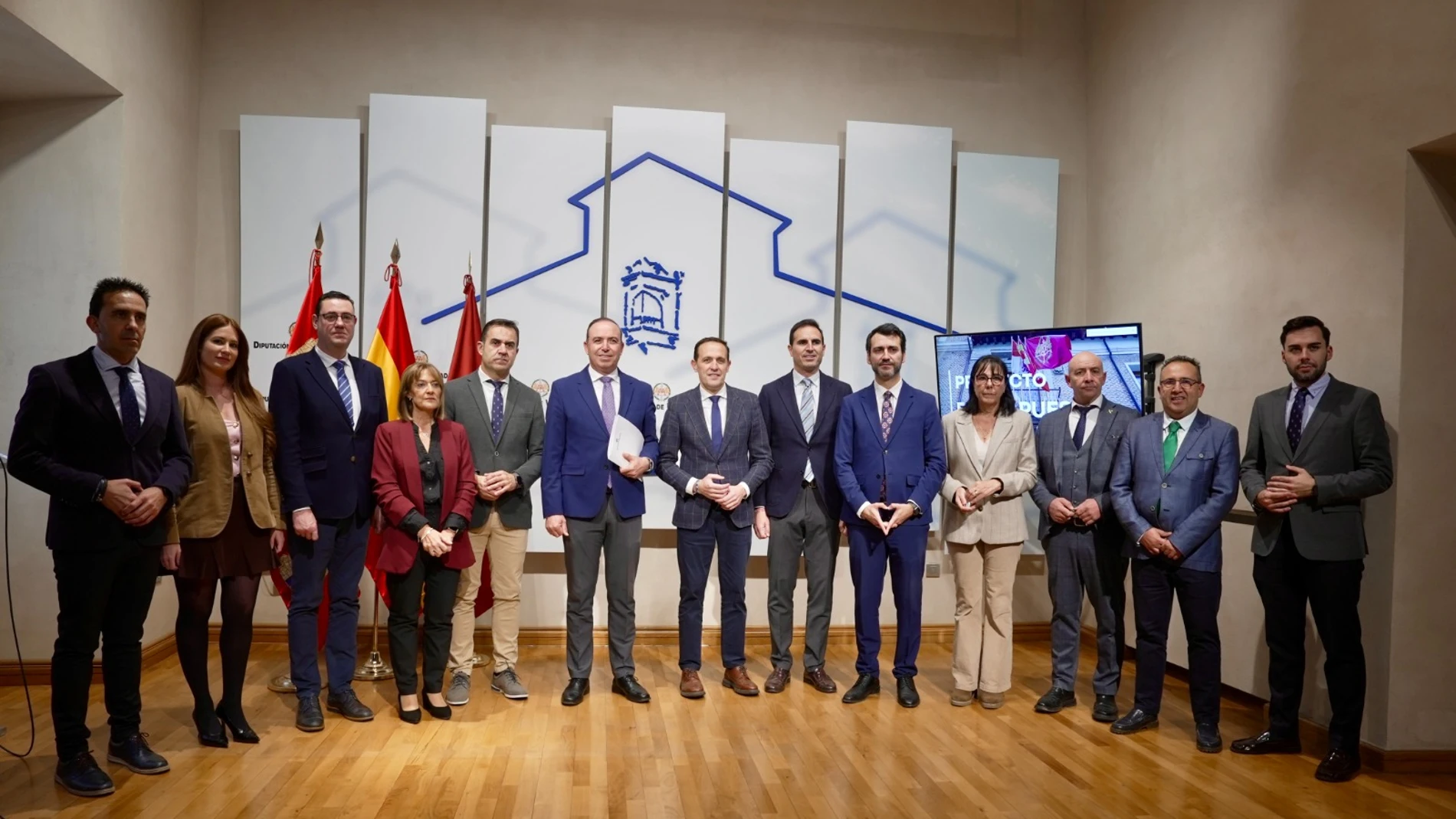 El presidente de la Diputación de Valladolid, Conrado Íscar, presenta los Presupuestos de 2026 junto a todos los miembros del Equipo de Gobierno Provincial