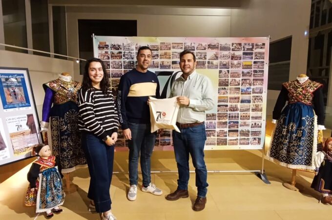 El vicepresidente primero de la Diputación de Zamora y diputado de Educación, Cultura y Turismo, Víctor López de la Parte, visita la exposición