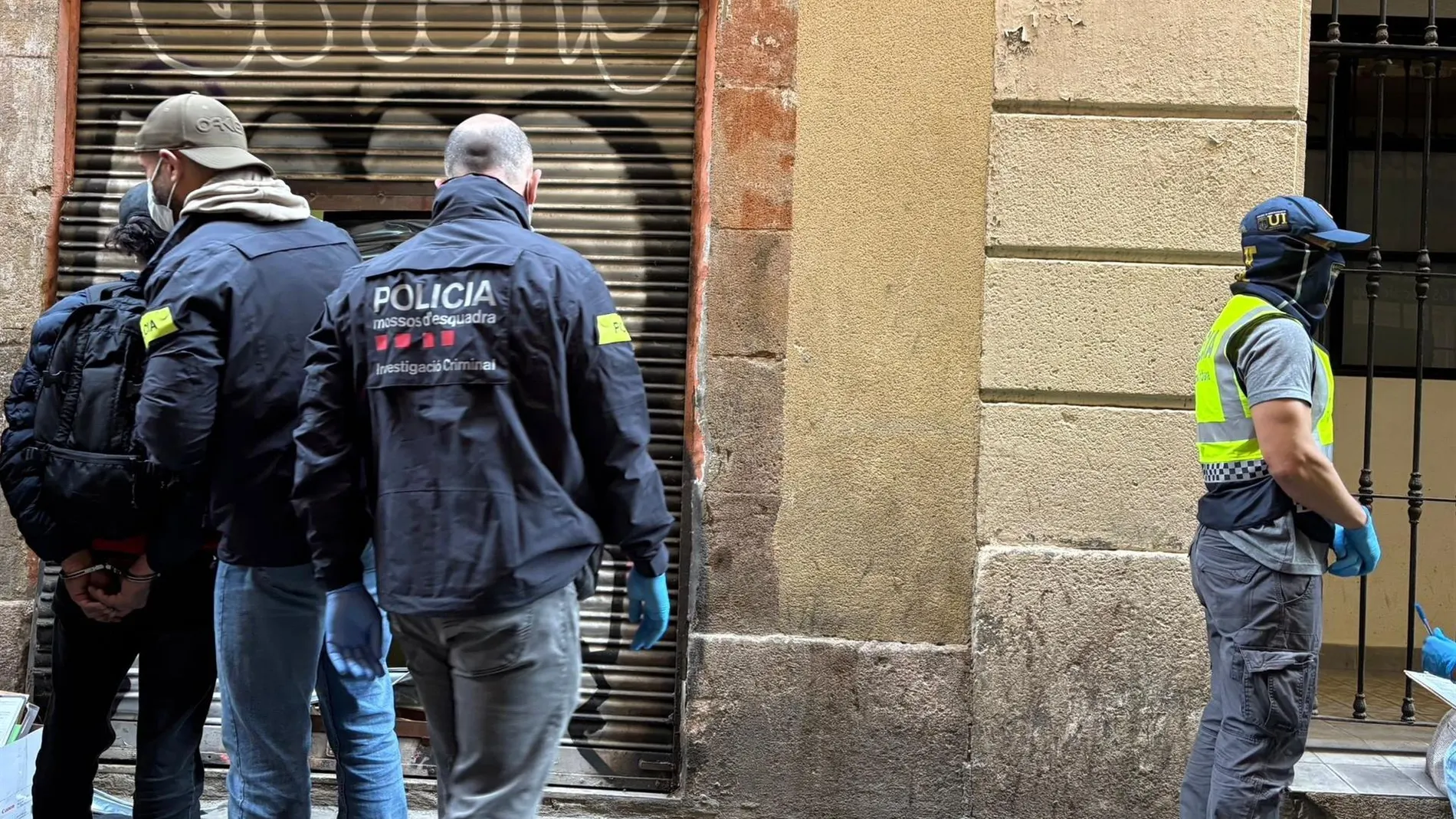 Dispositivo policial en marcha contra el tráfico de drogas con más de 200 agentes en Barcelona