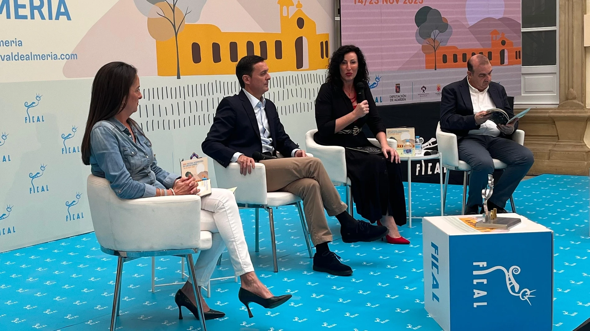 Autoridades en la presentación de Fical 2025