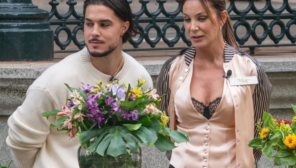 Mar Flores y Carlo Costanzia demuestran lo felices y en sintonía que están durante el rodaje de 'Decomasters'