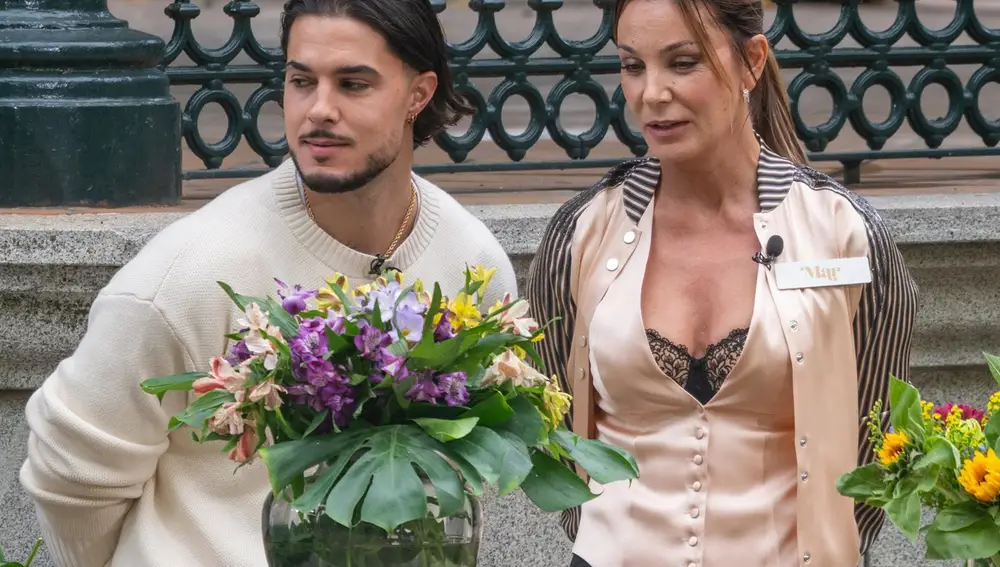 Mar Flores y Carlo Costanzia demuestran lo felices y en sintonía que están durante el rodaje de 'Decomasters'