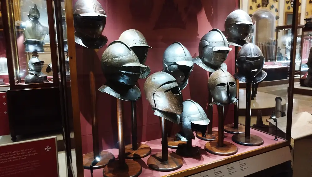 Diferentes tipos de cascos de armaduras