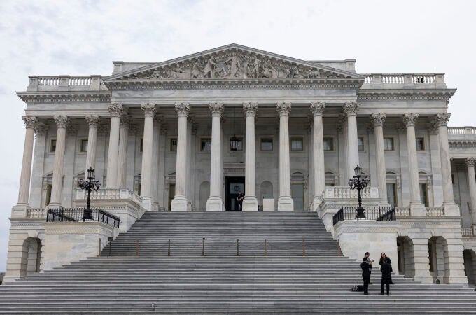 EEUU.- El Senado de EEUU llega a un acuerdo y allana el camino para terminar con el cierre de gobierno de 40 días