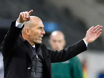 Fútbol.- Zinedine Zidane, sobre su vuelta a los banquillos: "Pronto voy a entrenar" Fútbol.- Zinedine Zidane, sobre su vuelta a los banquillos: "Pronto voy a entrenar"