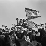 Manifestación en El Aaiún del Frente Polisario para reclamar a España la independencia del Sáhara Occidental durante el proceso de descolonización.
