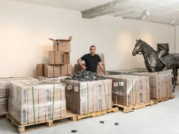 MADRID.-Fernando Sánchez Castillo presenta 'Libre', una instalación de 25.000 estatuas ecuestres de Franco pero sin jinete MADRID.-Fernando Sánchez Castillo presenta 'Libre', una instalación de 25.000 estatuas ecuestres de Franco pero sin jinete