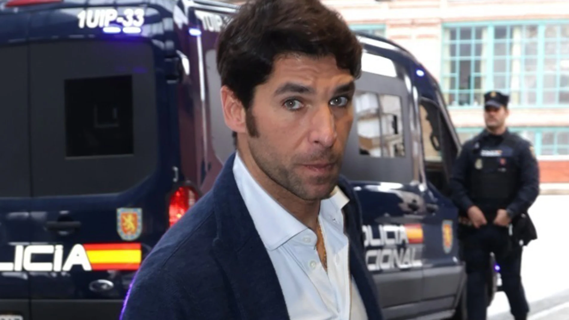 Cayetano Rivera rompe su silencio para defenderse tras su aparatoso accidente