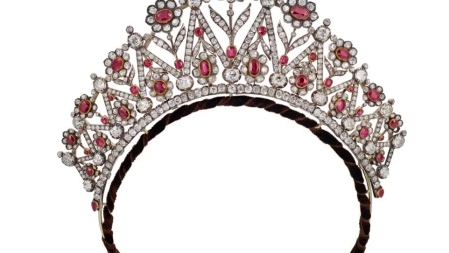 La tiara de rubíes y diamantes