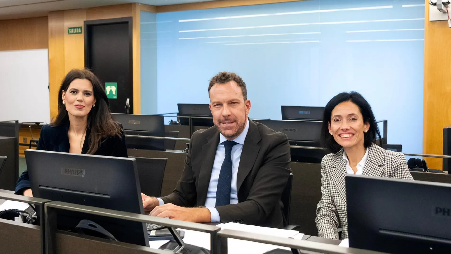 Héctor Palencia, entre Miriam Guardiola y Patricia Rodríguez Calleja