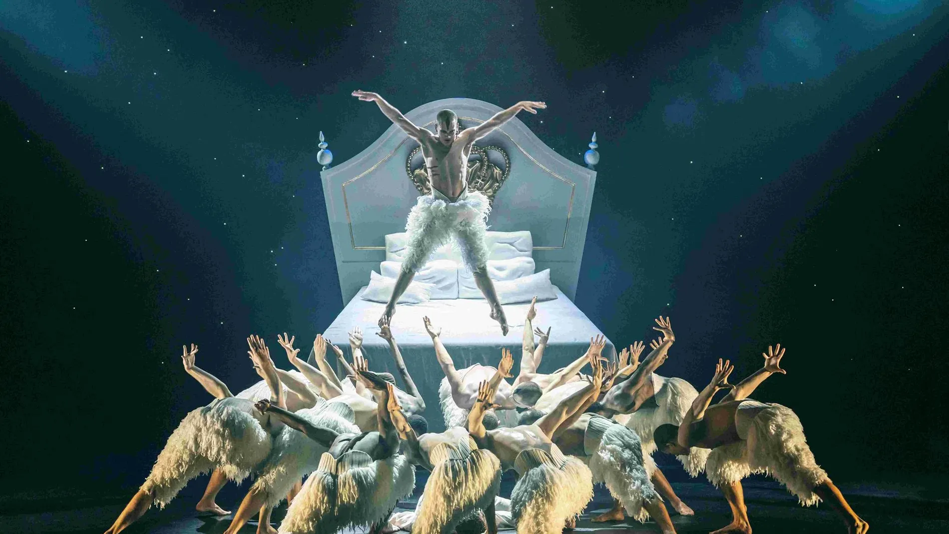 MADRID.-El Teatro Real celebra el aniversario de 'El lago de los cisnes' de Matthew Bourne con cinco funciones en noviembre