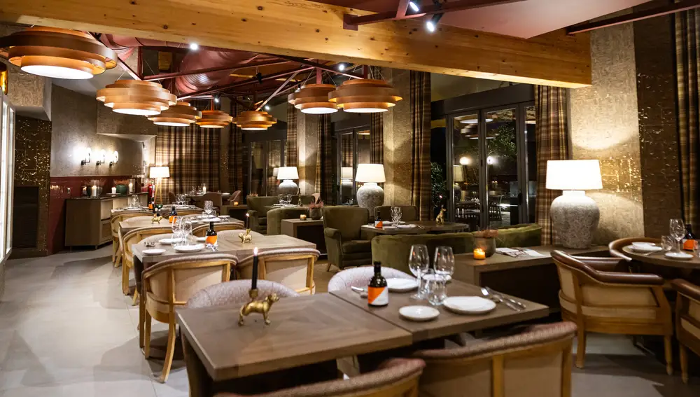 Salón interior del restaurante Gran Reserva