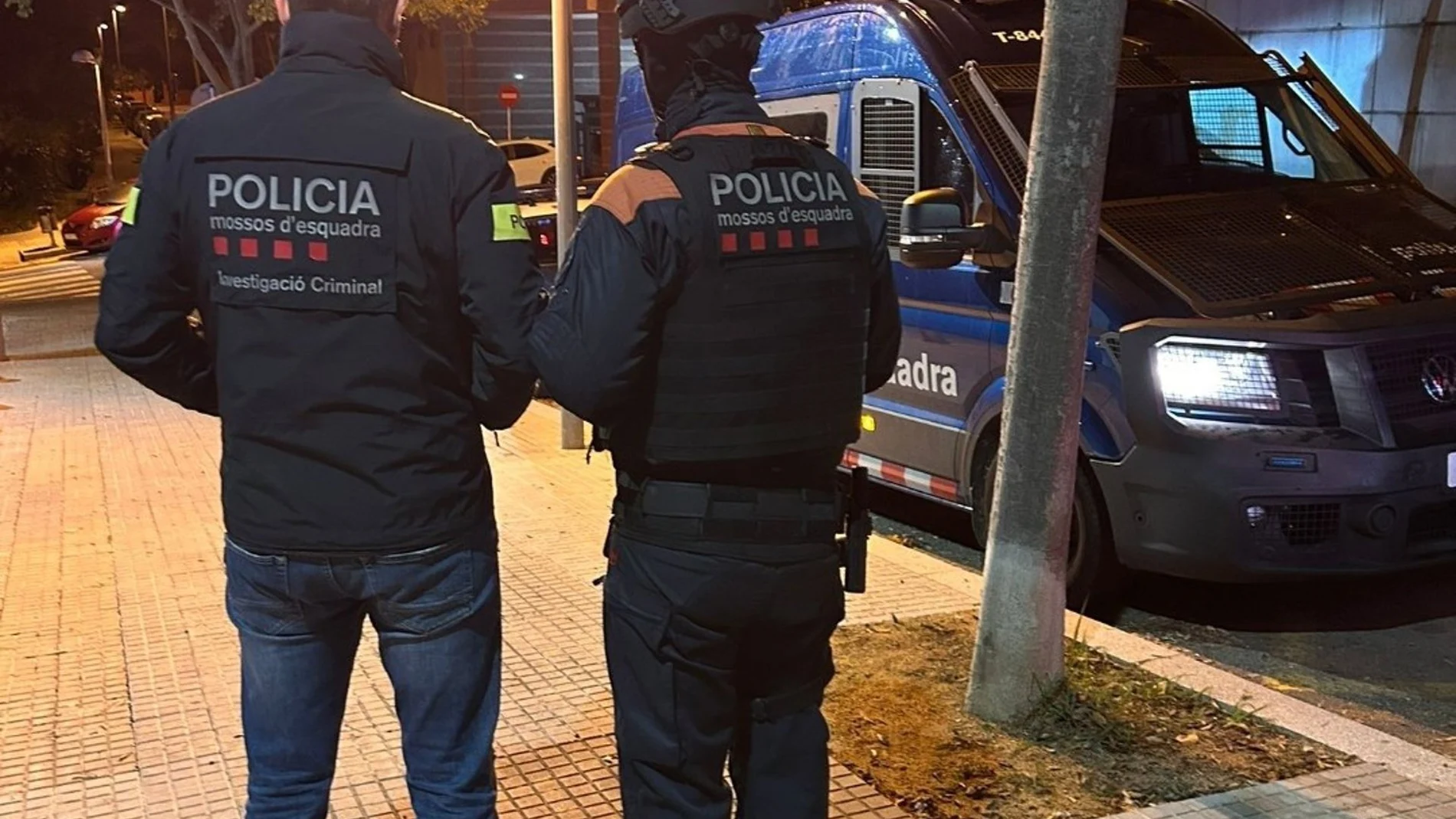 Los Mossos activan un operativo contra una red de estafas inmobiliarias en Cataluña y Sevilla