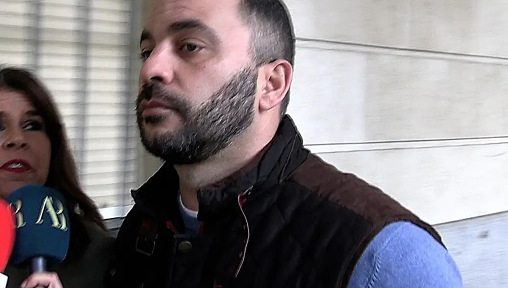 Antonio Tejado comparece ante el juez para recoger el auto de apertura de juicio oral por el robo a María del Monte