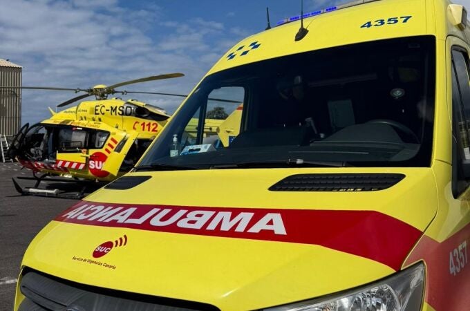 Muere un conductor y dos ocupantes quedan graves en un choque entre turismo y guagua en Tenerife