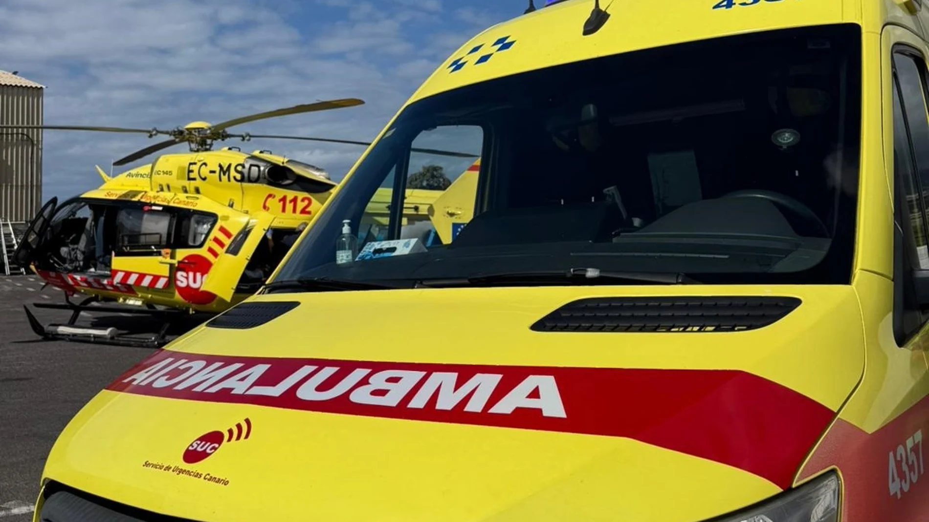 Muere un conductor y dos ocupantes quedan graves en un choque entre turismo y guagua en Tenerife