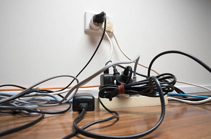 Dile adiós al desorden de cables con un proyecto de bricolaje fácil y barato