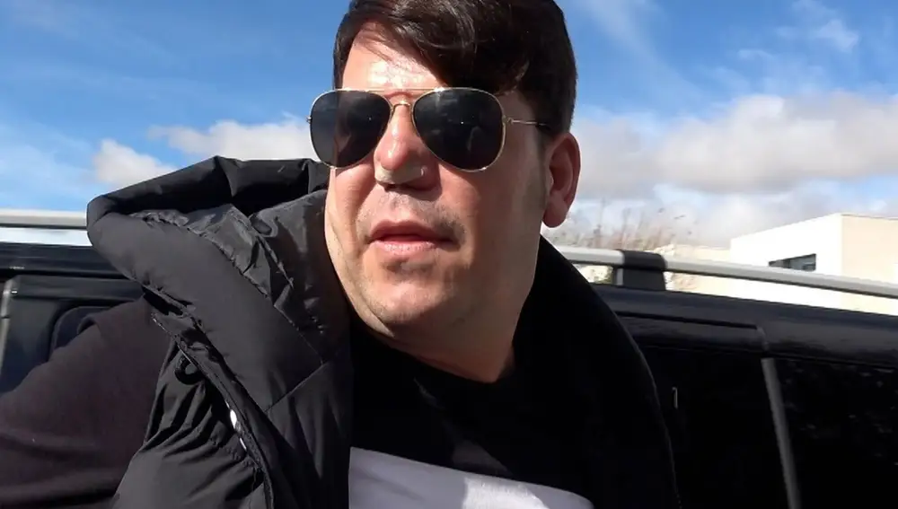 Lucas reacciona con indiferencia a los dardos de Andy en su nuevo single, 'Marioneta'