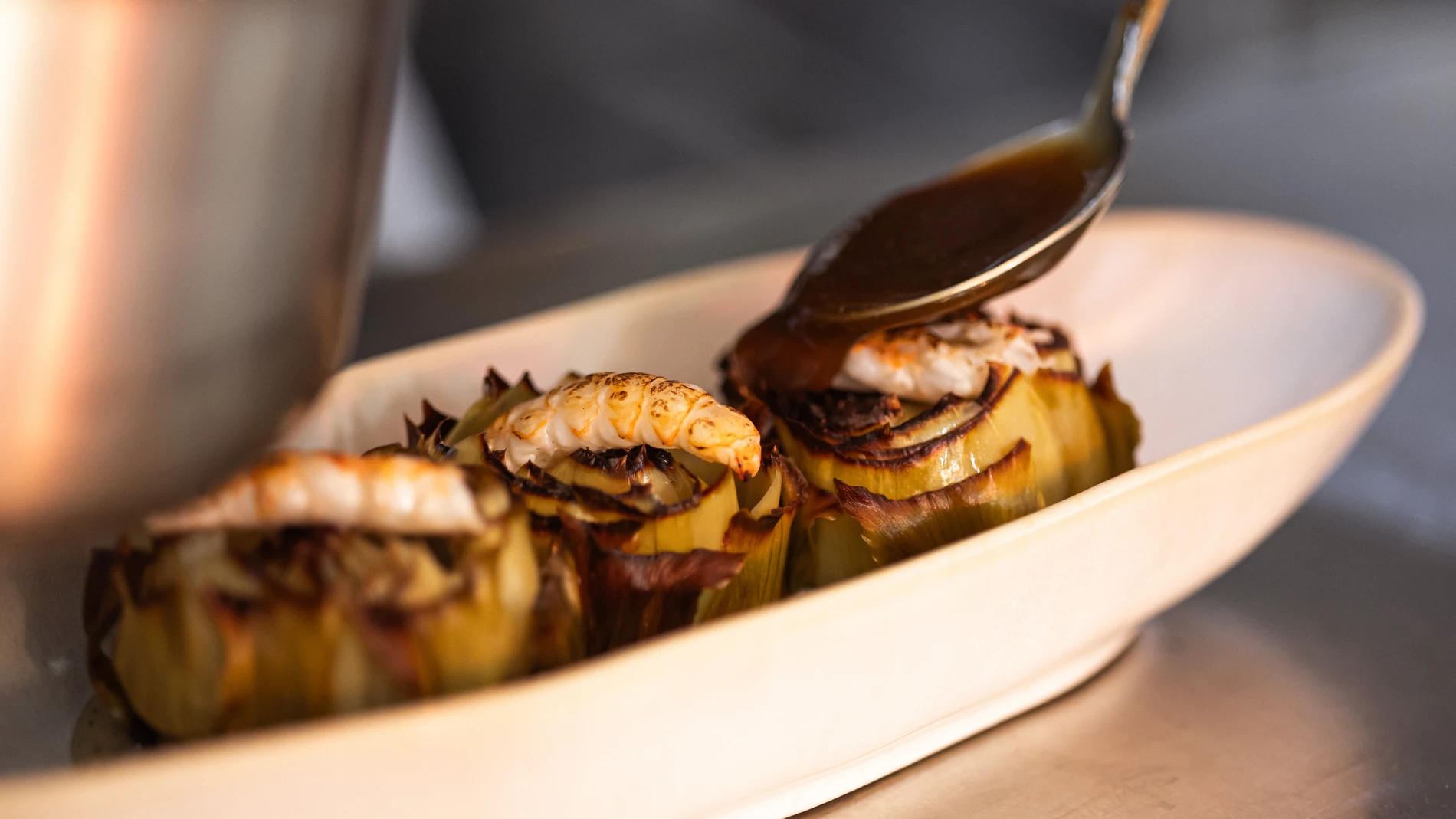 Flor de alcachofa con parmentier trufada