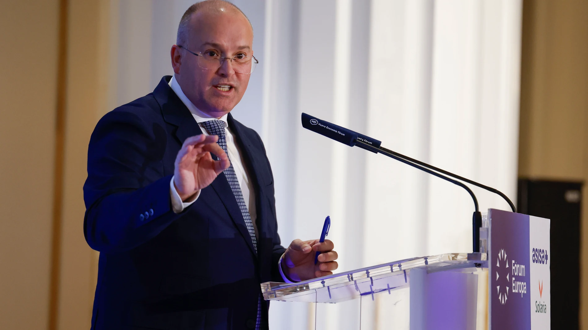 MADRID (ESPAÑA), 11/11/2025.- El secretario general del Partido Popular, Miguel Tellado participan en un desayuno informativo del Fórum Europa celebrado este martes en Madrid. EFE/ Javier Lizón