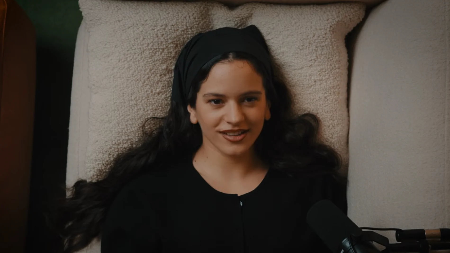 Rosalía: “La ropa es un hechizo: puede cambiar cómo será tu día”