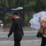 Llegada la borrasca Claudia, en directo: alertas de la AEMET, clases suspendidas y última hora en Galicia y Canarias