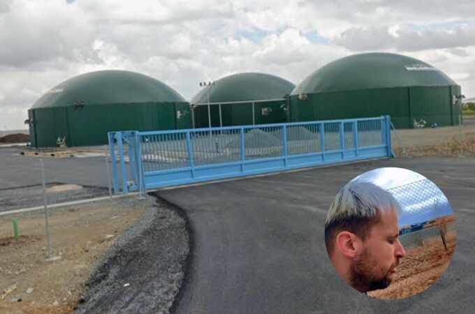 Montaje en el que aparece la planta de biometano con una imagen del creador de contenido durante su visita