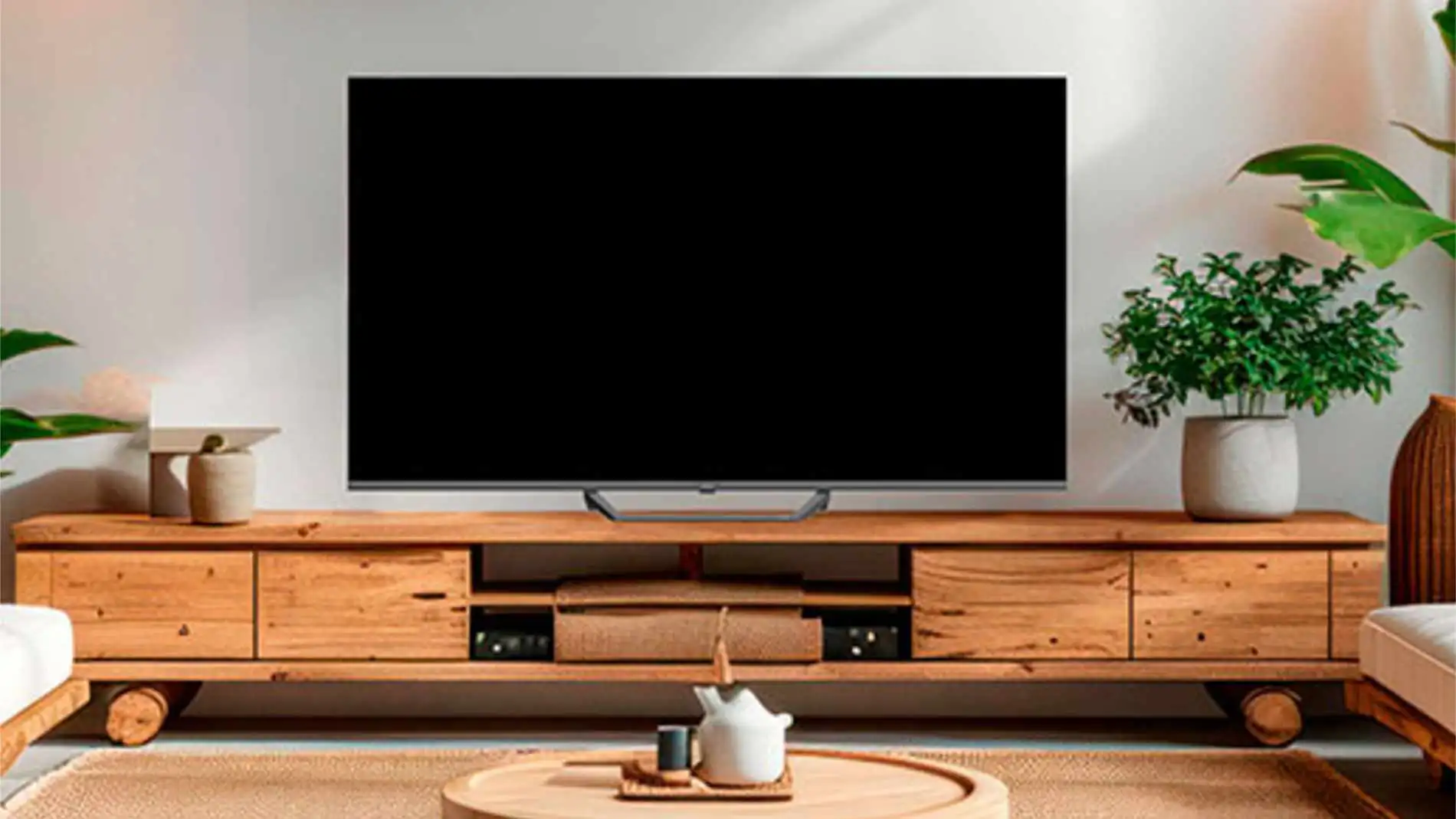 Además de tener un diseño moderno, este televisor lleva Google TV para que puedes acceder a cualquier plataforma de streaming