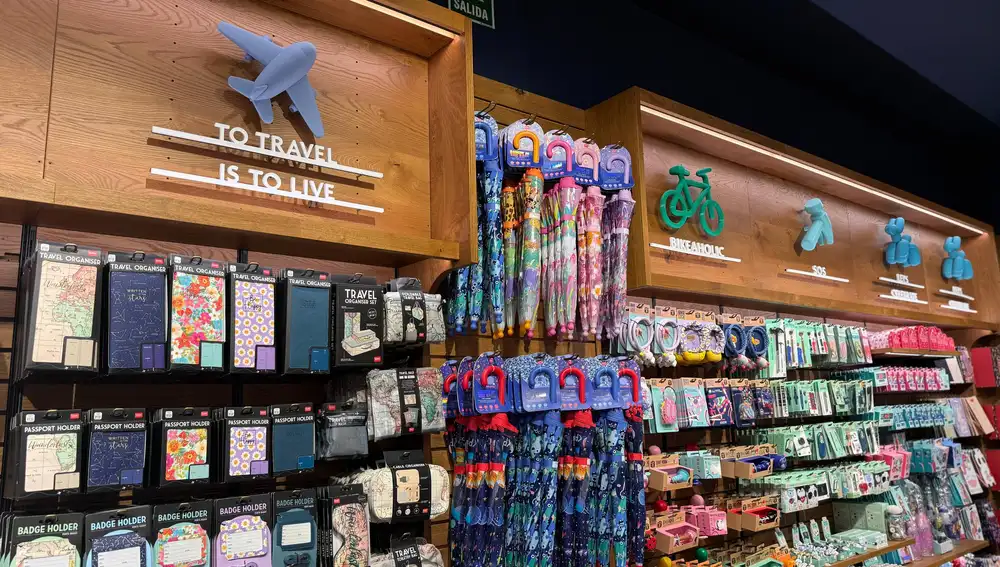 Varios de los stands de LEGAMI en Plaza Norte 2