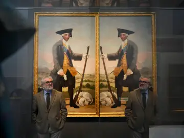 Presentacíón "obras invitadas" de Goya procedentes del Prado que acoge la Galería de las Colecciones Reales. FOTODELDÍA MADRID, 13/11/2025.- El director del Museo del Prado, Miguel Falomir presenta tres "obras invitadas" de Goya procedentes del Prado, "Carlos III cazador" (en la imagen) y los cartones para tapices "La vendimia o El Otoño" y "El cacharrero" que acoge la Galería de las Colecciones Reales. EFE/ Borja Sánchez-trillo