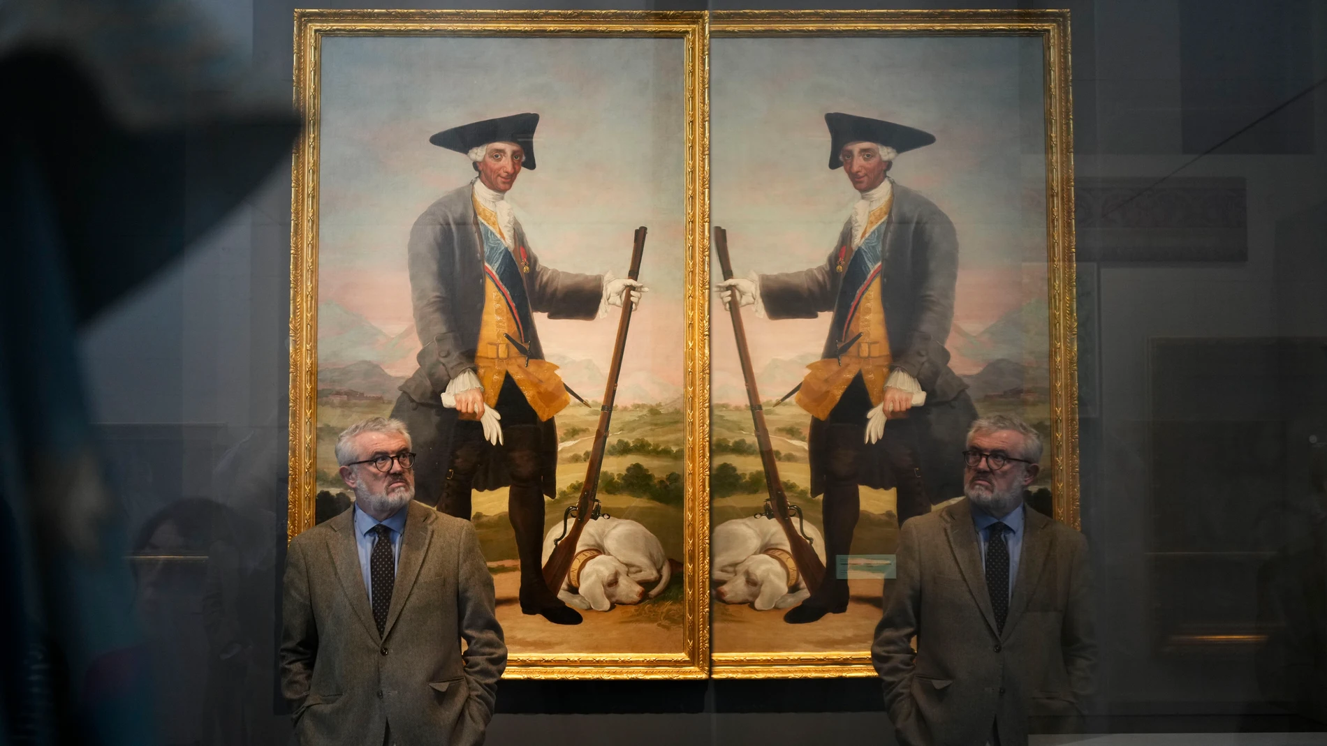 FOTODELDÍA MADRID, 13/11/2025.- El director del Museo del Prado, Miguel Falomir presenta tres "obras invitadas" de Goya procedentes del Prado, "Carlos III cazador" (en la imagen) y los cartones para tapices "La vendimia o El Otoño" y "El cacharrero" que acoge la Galería de las Colecciones Reales. EFE/ Borja Sánchez-trillo