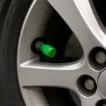 ¿Qué significan los tapones verdes en las ruedas del coche? No es muy habitual