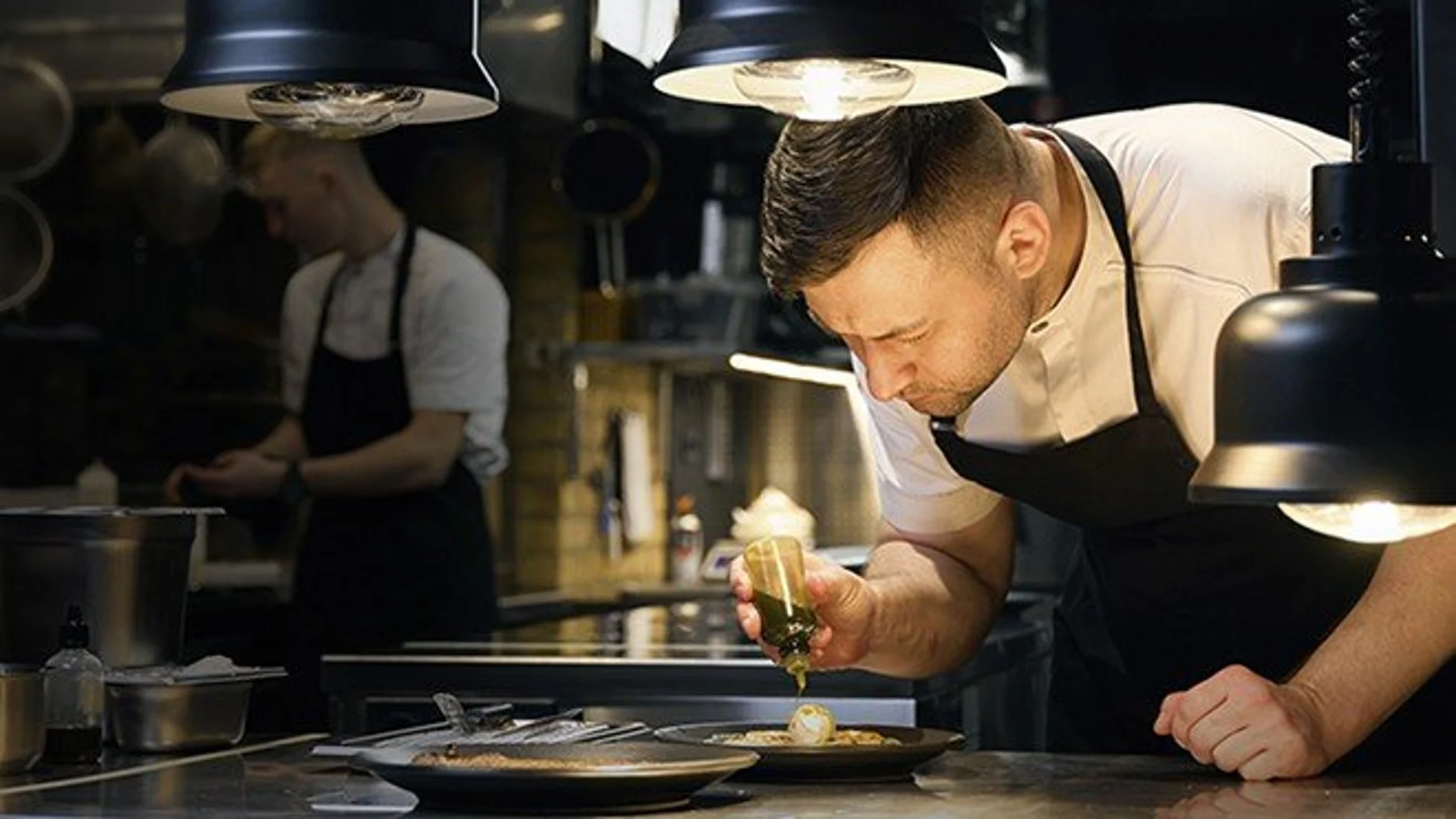 Cocineros en uno de los restaurantes participantes en la última edición