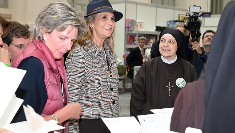 Inauguración del Rastrillo de Nuevo Futuro 2025