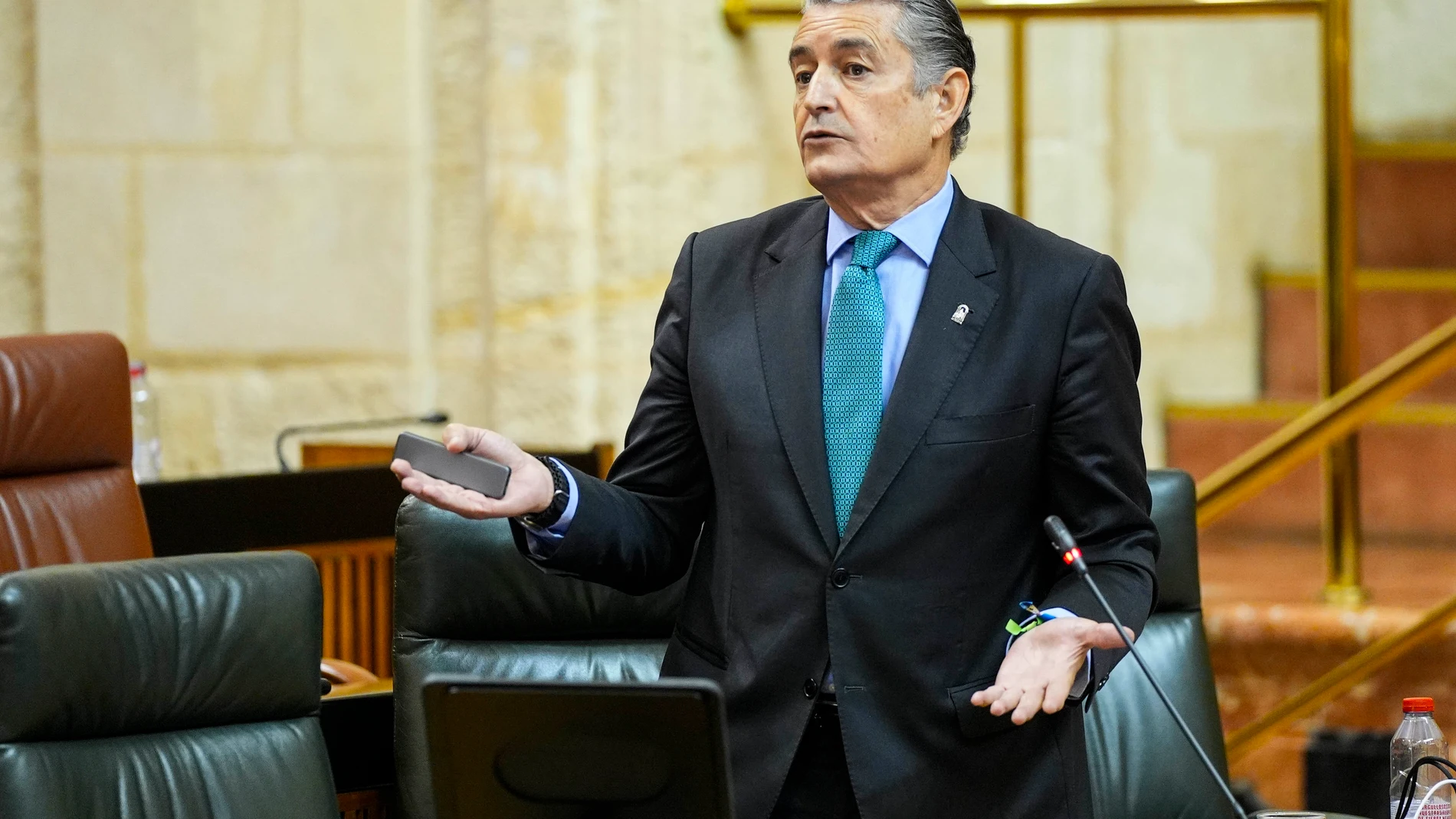 El consejero de Sanidad, Presidencia y Emergencias, Antonio Sanz, en el Pleno del Parlamento andaluz.REMITIDA / HANDOUT por JOAQUÍN CORCHERO/PARLAMENTO DE ANDALUCÍAFotografía remitida a medios de comunicación exclusivamente para ilustrar la noticia a la que hace referencia la imagen, y citando la procedencia de la imagen en la firma13/11/2025