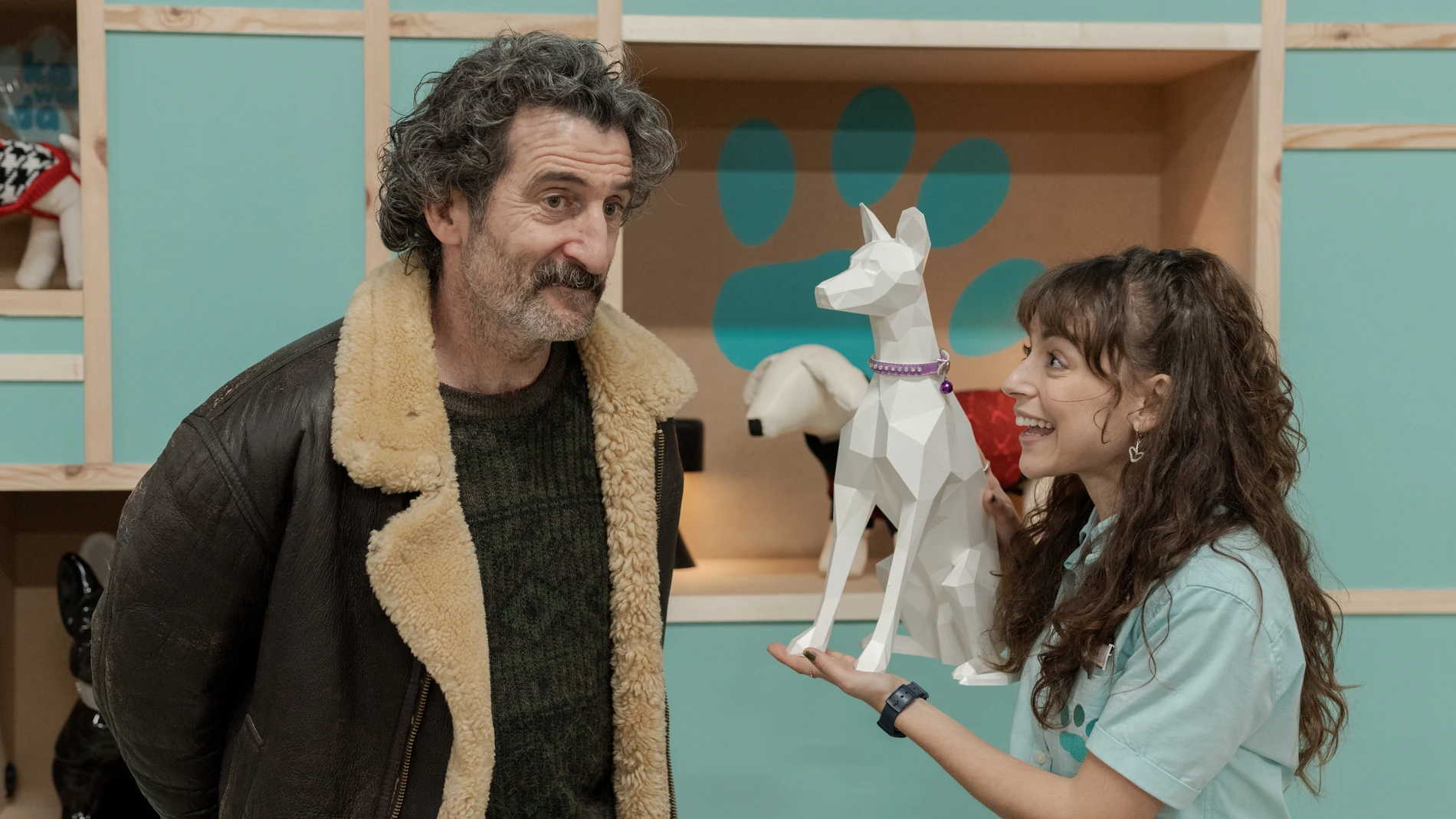 Luis Zahera y Lucía Caraballo en un capítulo de 'Animal'