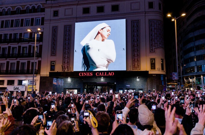 La Delegación del Gobierno no sancionará a Rosalía por su evento en Callao (Madrid) La Delegación del Gobierno no sancionará a Rosalía por su evento en Callao (Madrid)
