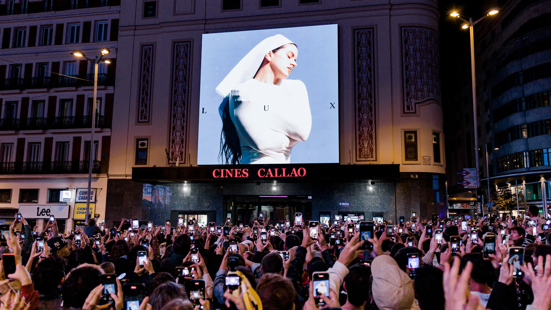La Delegación del Gobierno no sancionará a Rosalía por su evento en Callao (Madrid)