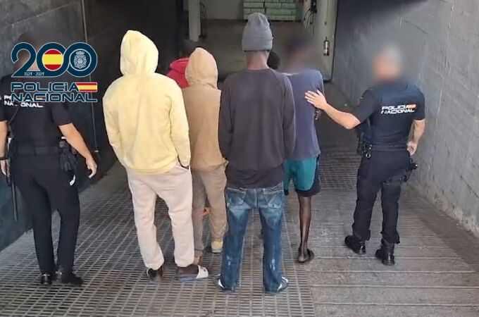 Detenidos por tener trece carritos de supermecado robados Detenidos por tener trece carritos de supermecado robados
