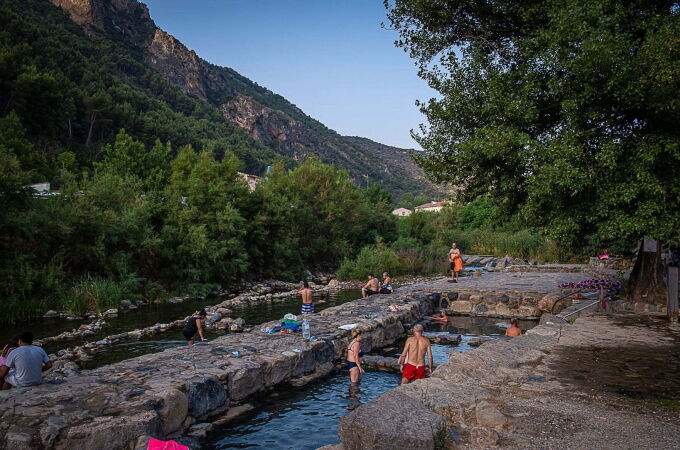 Las mejores termas de España en otoño: gratis, con vistas increíbles y encanto rural