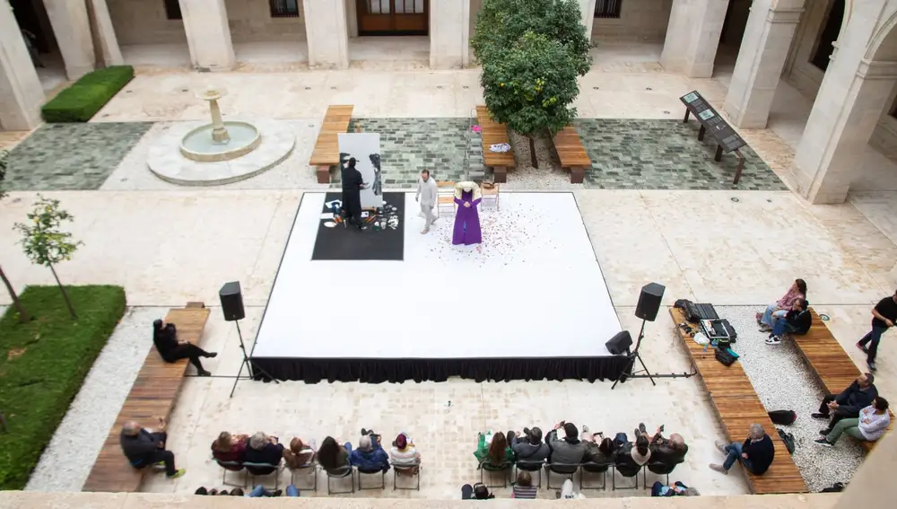 Un momento del 'action painting'