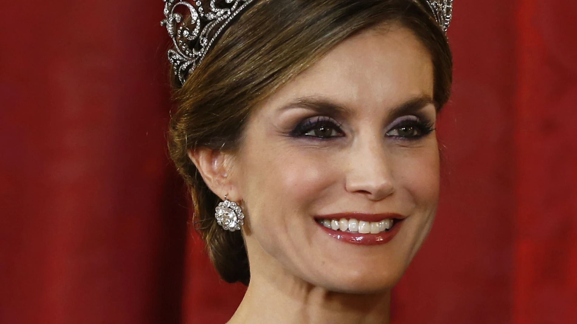 Doña Letizia con la diadema flor de lis