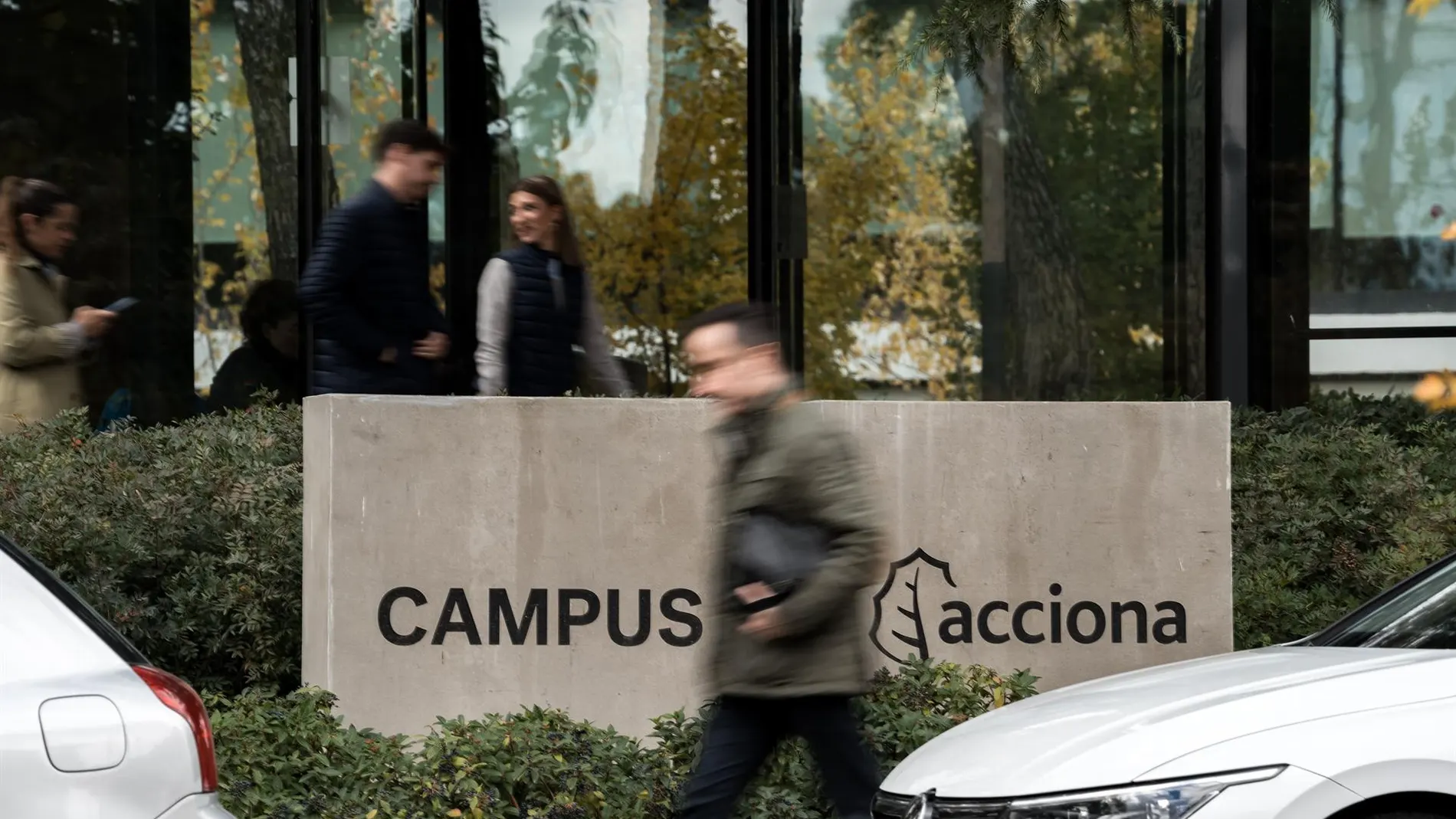 Economía.- Acciona destaca su colaboración en los registros, que no presuponen ninguna irregularidad por la compañía