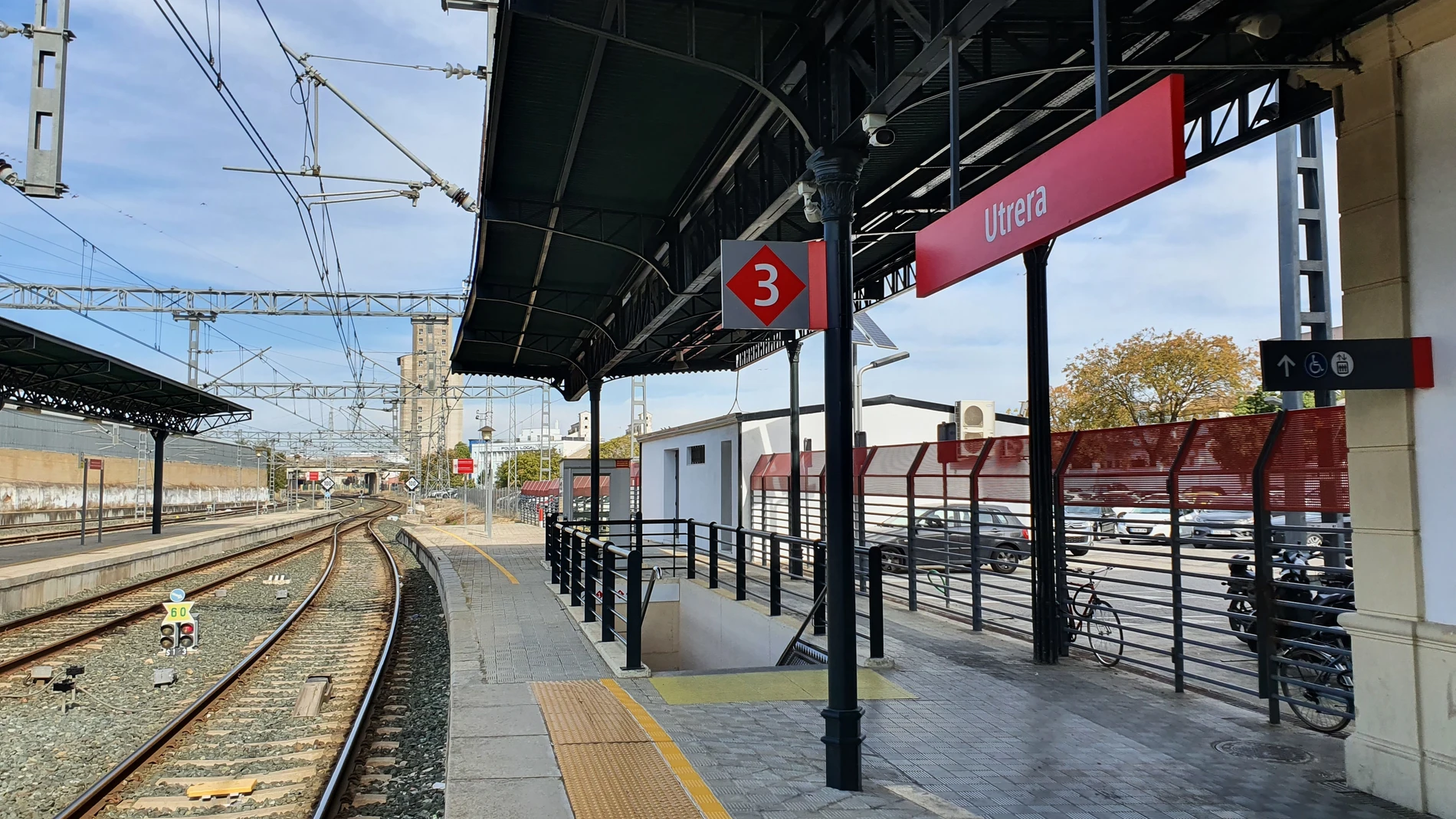 Un alcalde sevillano estalla contra Óscar Puente por el estado de las infraestructuras